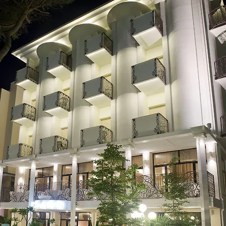 Baby Hotel 3*